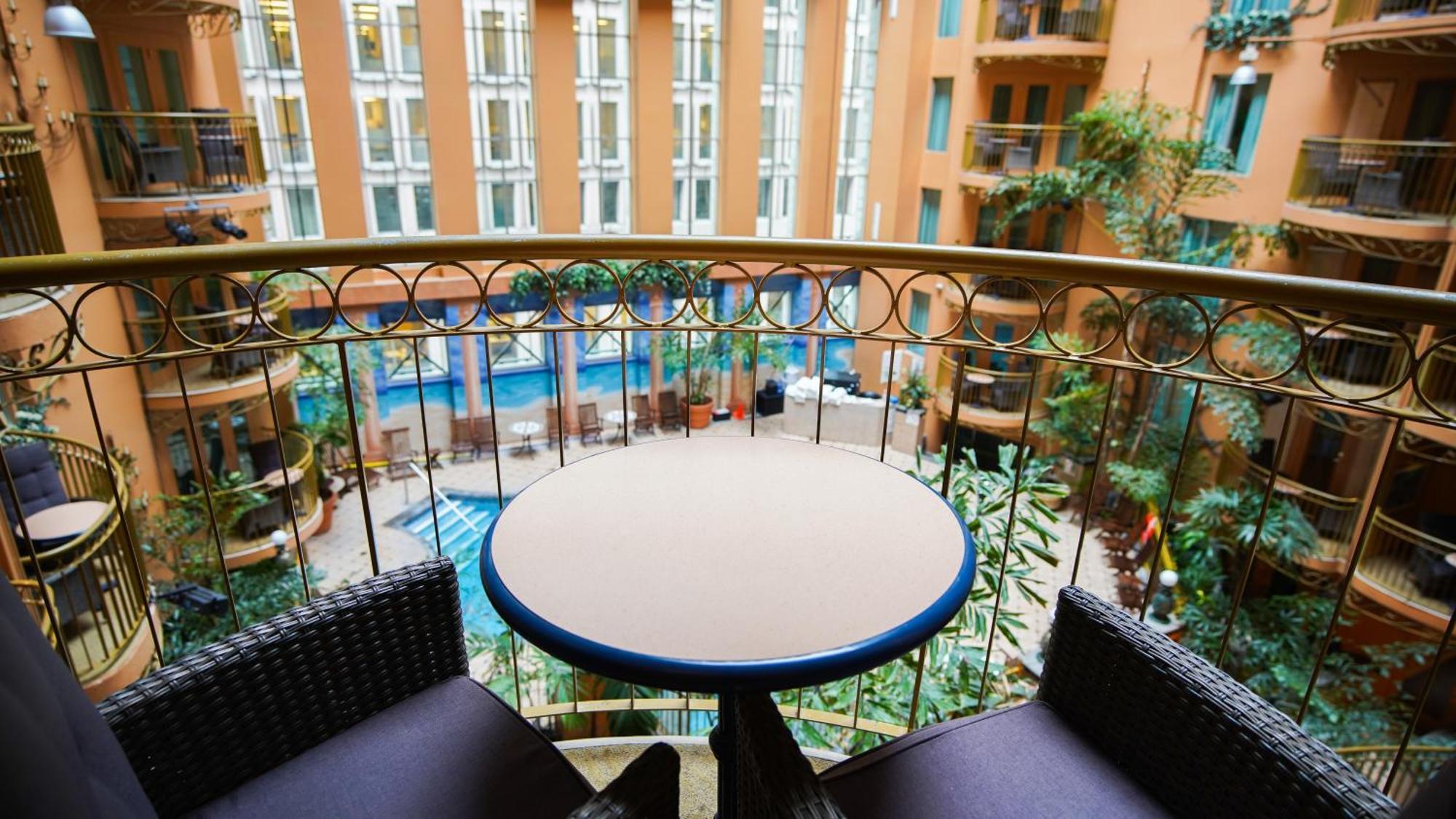 Suite avec Balcon, 1 Lit King-Size et Canapé-Lit - Côté Jardin Intérieur